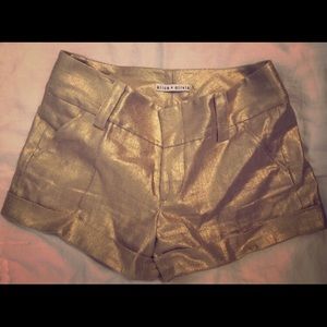 ALICE AND OLIVIA GOLD CADDY SHORTS